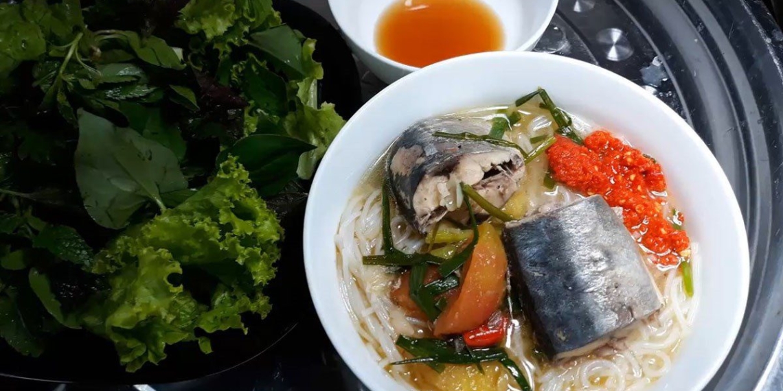 how to cook delicious sour fish noodle soup tasty appealing flavor 11783