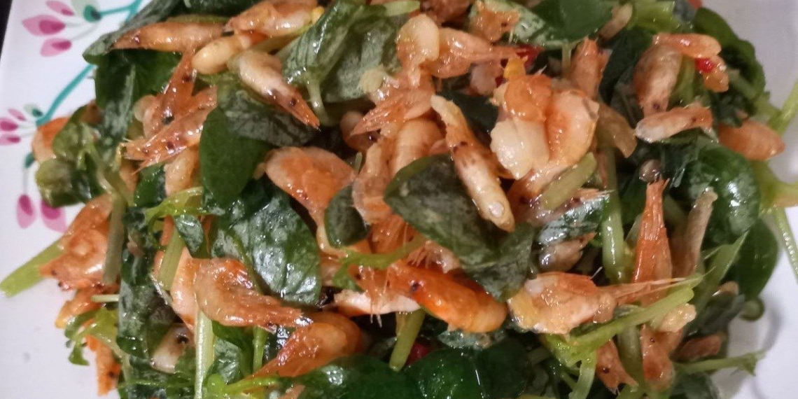 how to make delicious vegetable spring rolls with fragrant herbs for day 12351