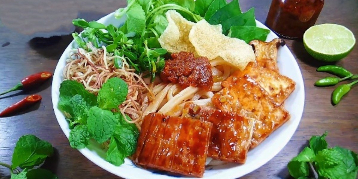 how to make dried cao lau simple delicious for family 09468