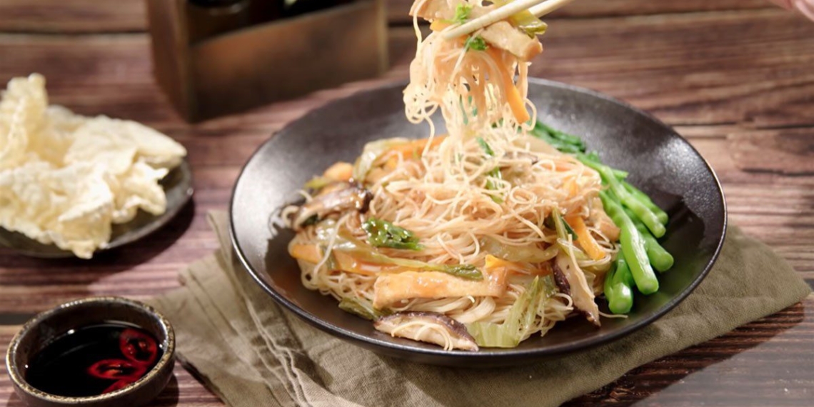 how to make fried noodles with tomato delicious and easy for meal 07327