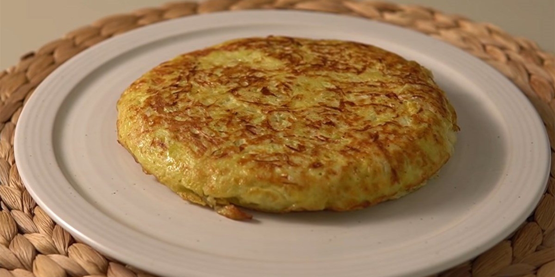 how to make potato cabbage egg fried in a pan 05848