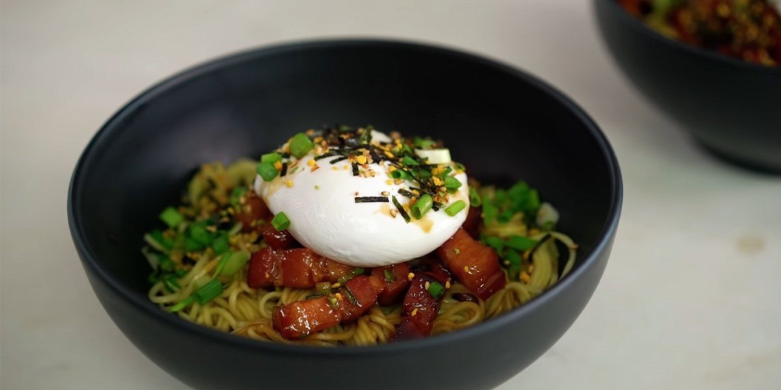 how to make ramen noodles with marinated pork in miso sauce egg 06567