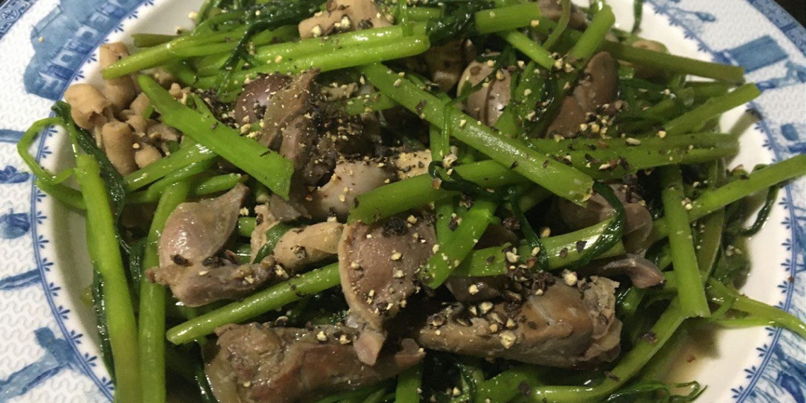 how to make sauteed water spinach with crispy chicken 11982