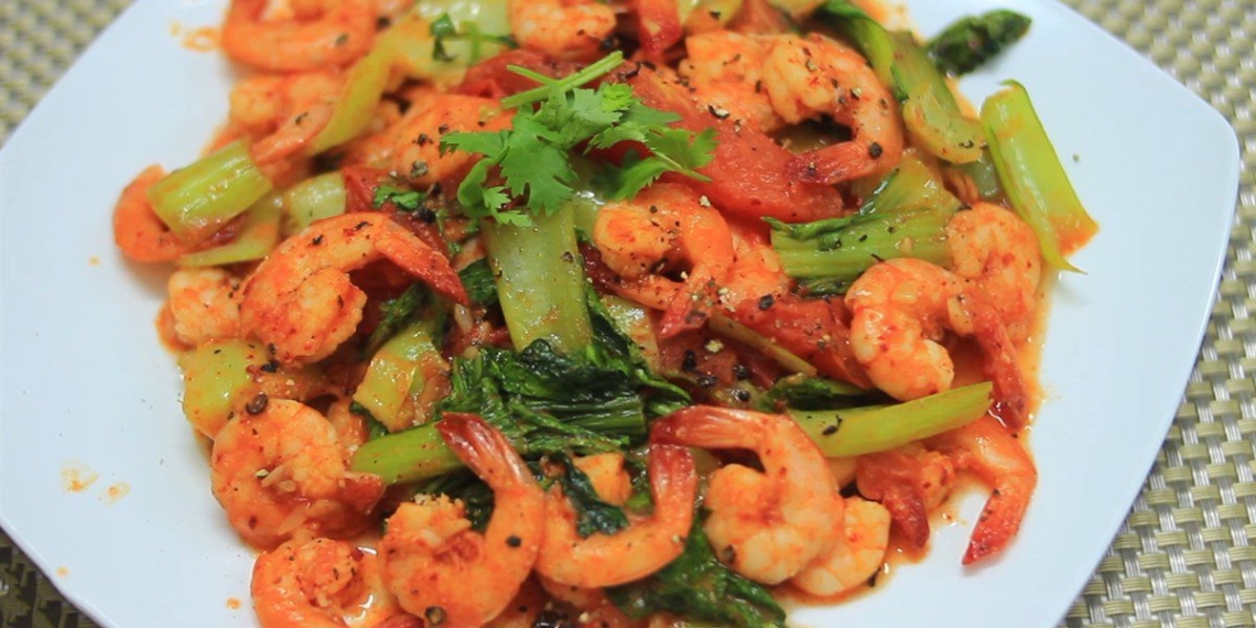 how to make shrimp stir fried with tomato and bok choy delicious simple recipe 07937