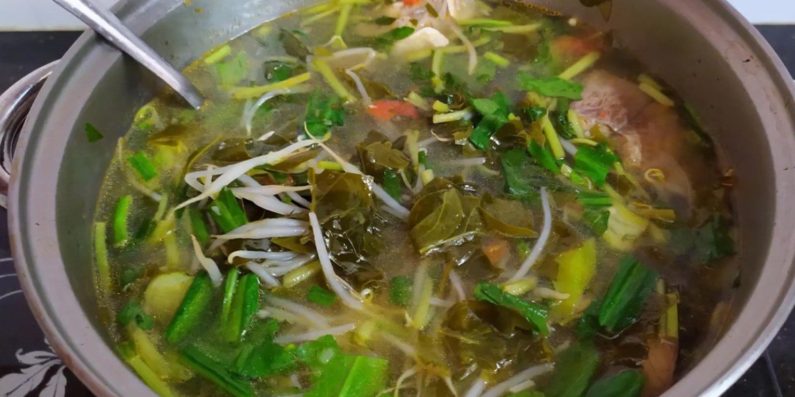 how to make sour soup with giang leaves specialty of central region thanh nhiet co 08680