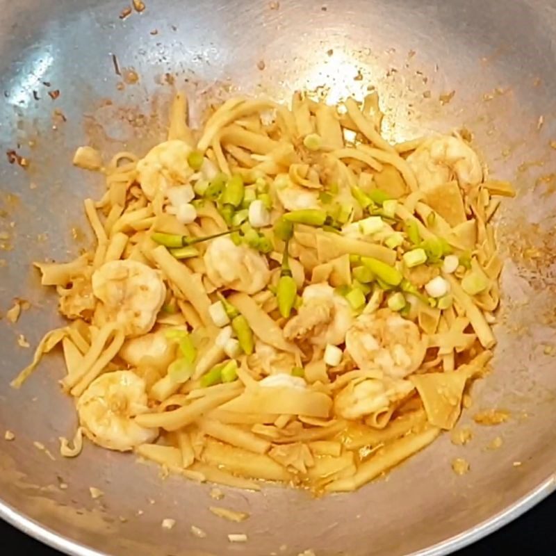Step 4 Final product Stir-fried shrimp and bamboo shoots