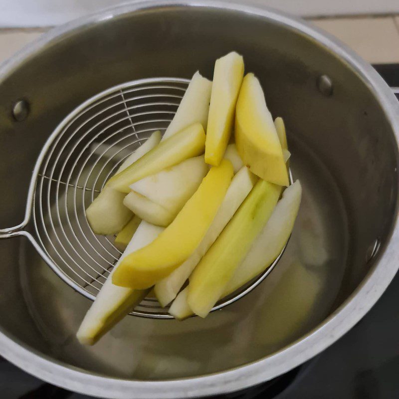 Step 1 Prepare ingredients for pickled young mango