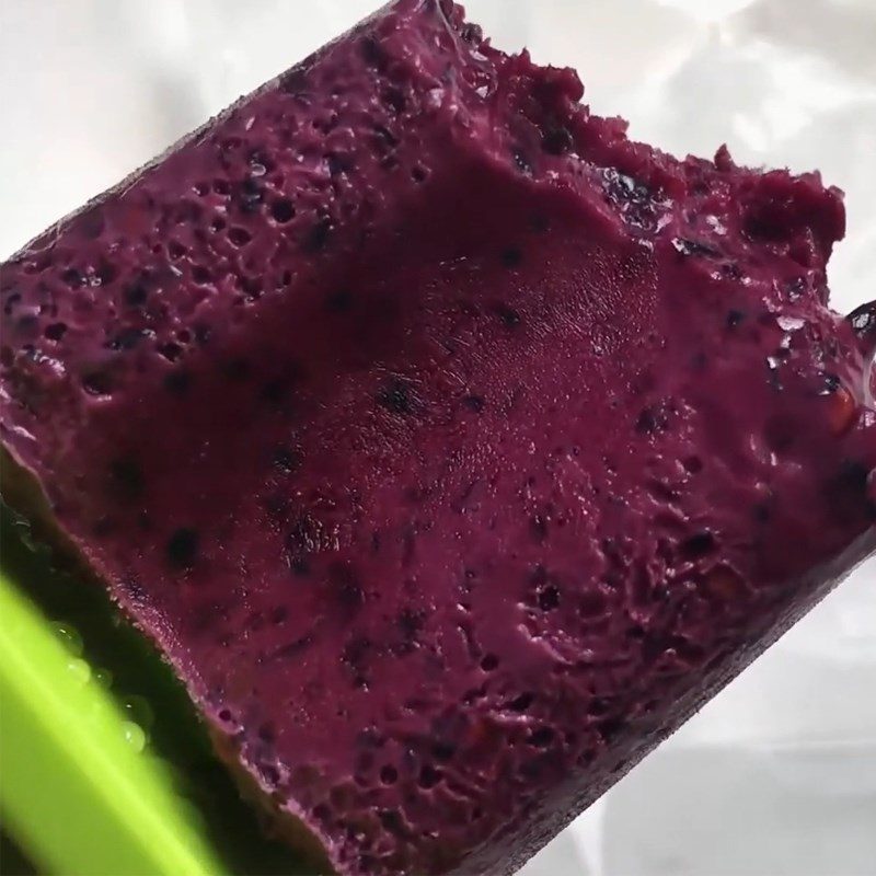 Step 4 Final product Mulberry yogurt ice cream