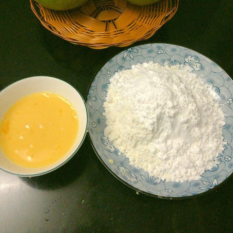 Step 4 Frying the bread Sandwich bread with sweet potato cheese filling