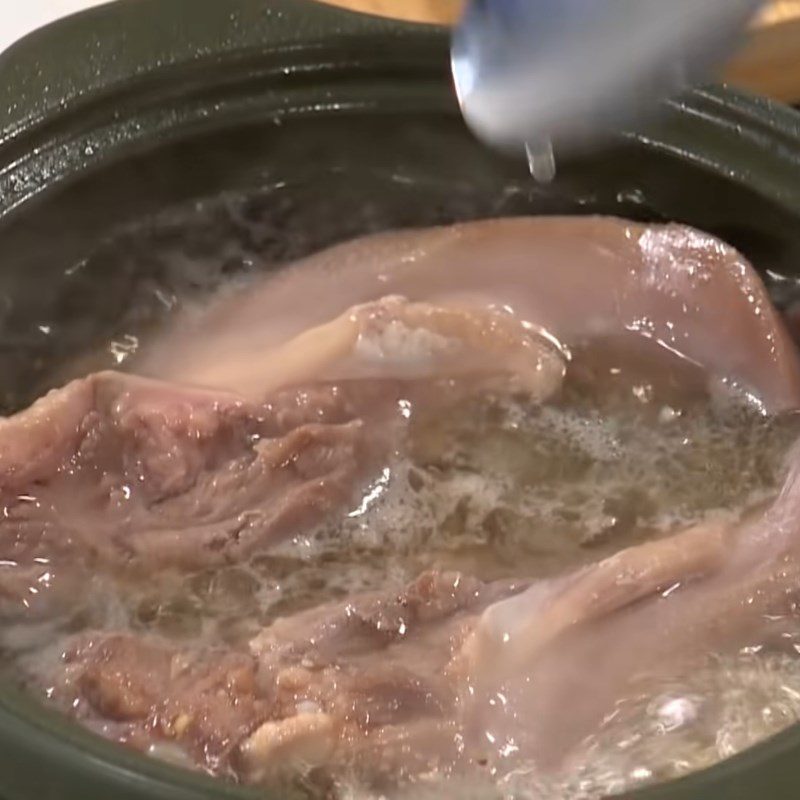 Step 2 Braised pig's tongue Sour pig's tongue salad