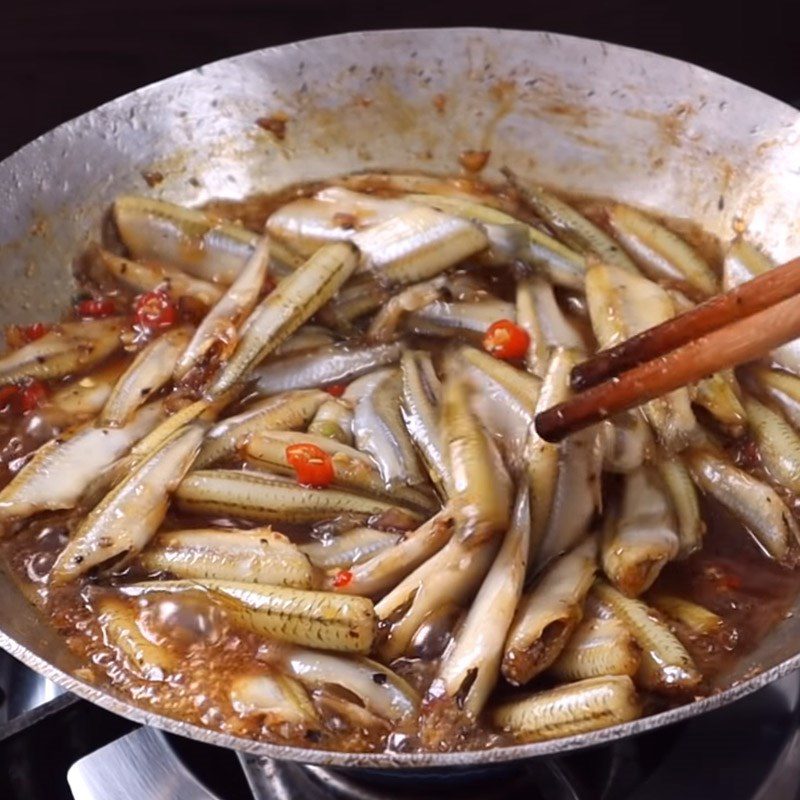 Step 4 Braised Fish Braised fish belly with fried pork fat