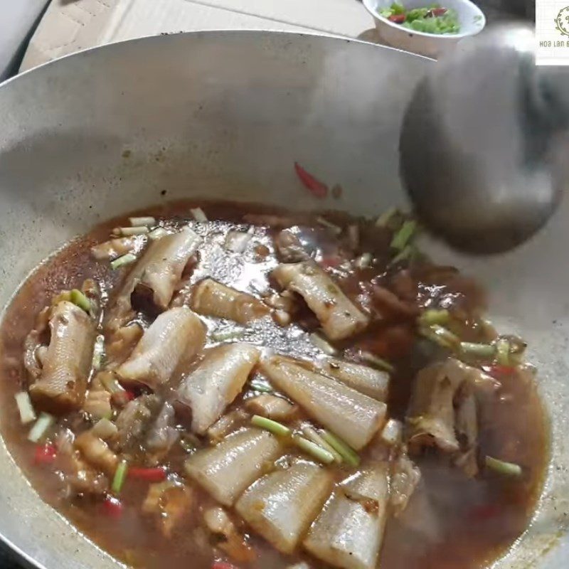 Step 4 Braised Fish