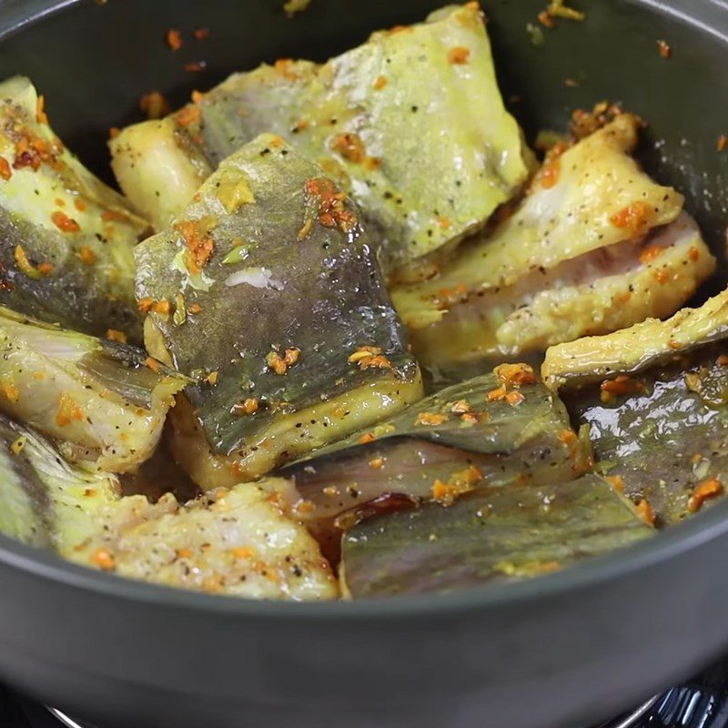 Step 3 Cook fish Caramelized fish with lemongrass and turmeric