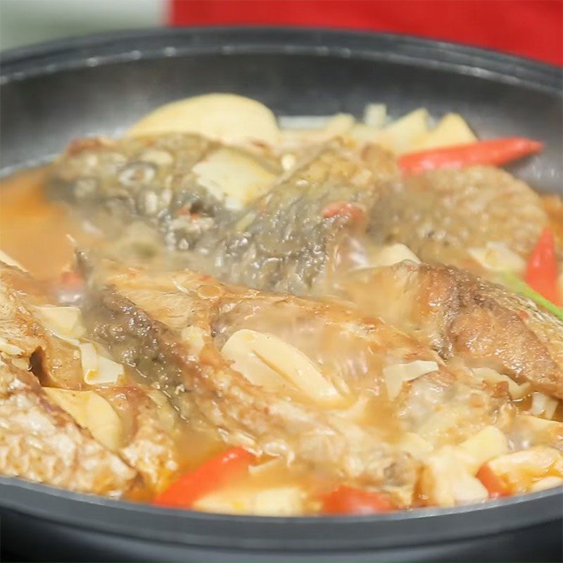 Step 5 Braised fish Braised Carp with Sour Bamboo Shoots