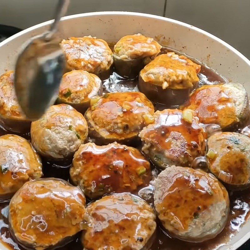 Step 5 Braised Eggplant Stuffed with Meat