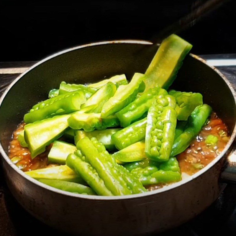 Step 4 Bitter Melon Stew Bitter melon stewed with fermented soy sauce