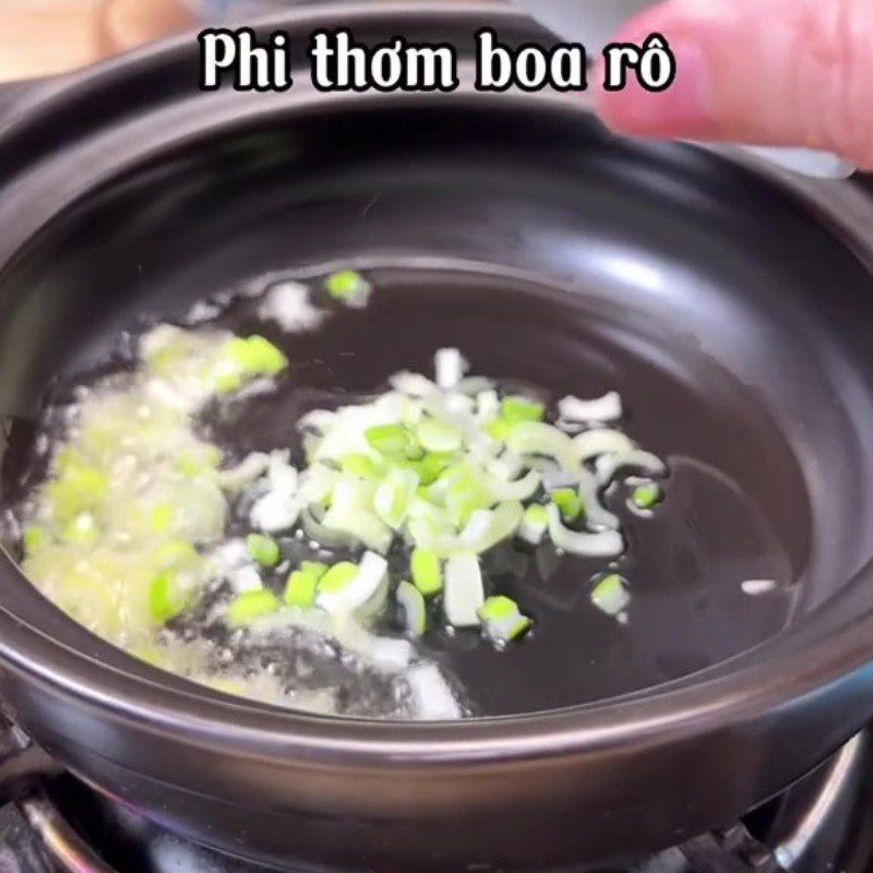 Step 3 Cooking mushrooms Chicken thigh mushrooms cooked with pepper (Recipe shared from Tiktok Vegetarian Kitchen XANH)