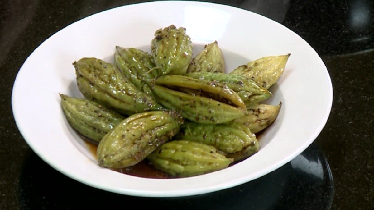 Bitter melon cooked with pepper