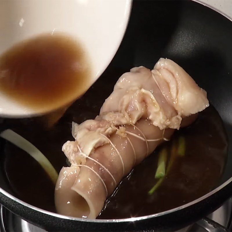 Step 4 Pork Ear Stew Pork ear stew with pickled mustard greens