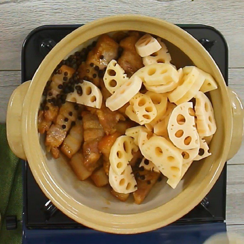 Step 5 Braised meat Braised lotus root meat