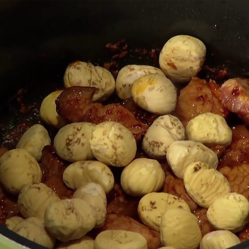 Step 4 Stewing the meat Pork stew with chestnuts