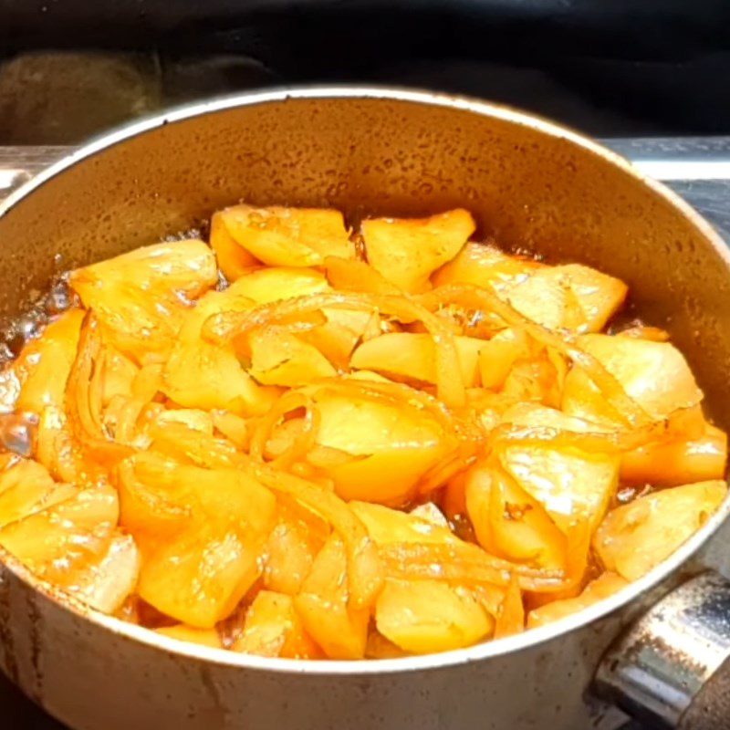 Step 4 Braised pineapple Ginger braised pineapple