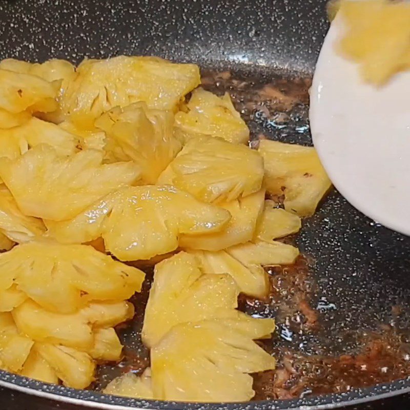 Step 3 Braised Pineapple