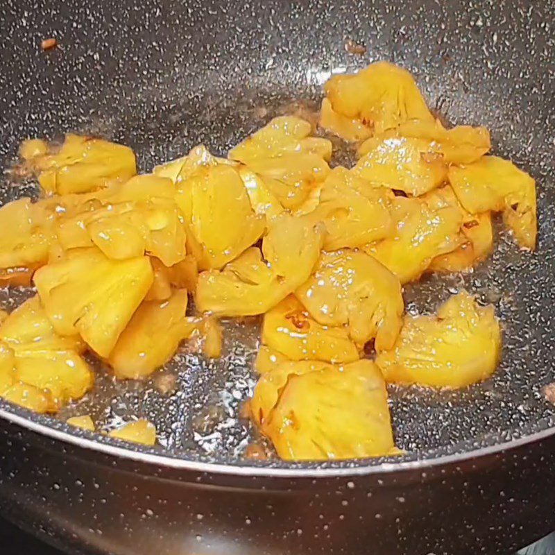 Step 3 Braised Pineapple