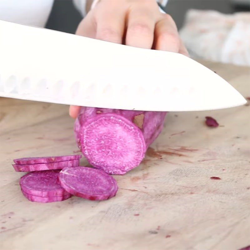 Step 1 Prepare purple sweet potatoes Roasted purple sweet potatoes using an air fryer