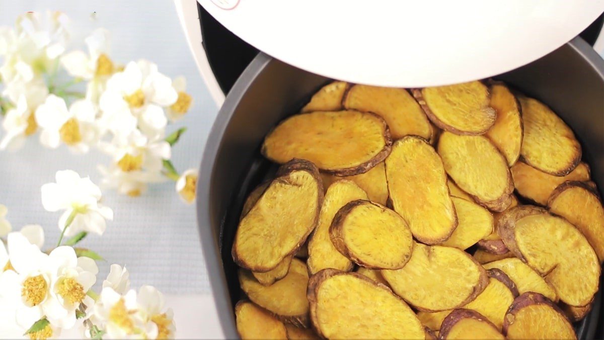 Baked sweet potatoes with butter using an air fryer