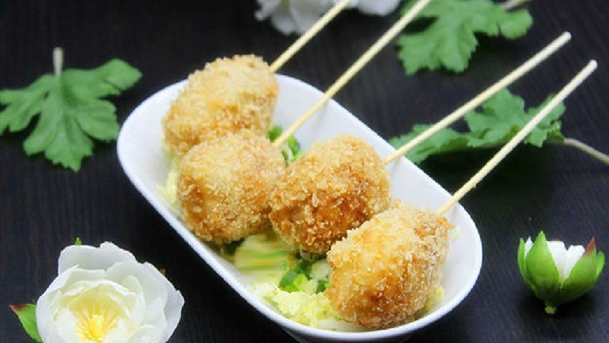 Deep-fried taro skewers