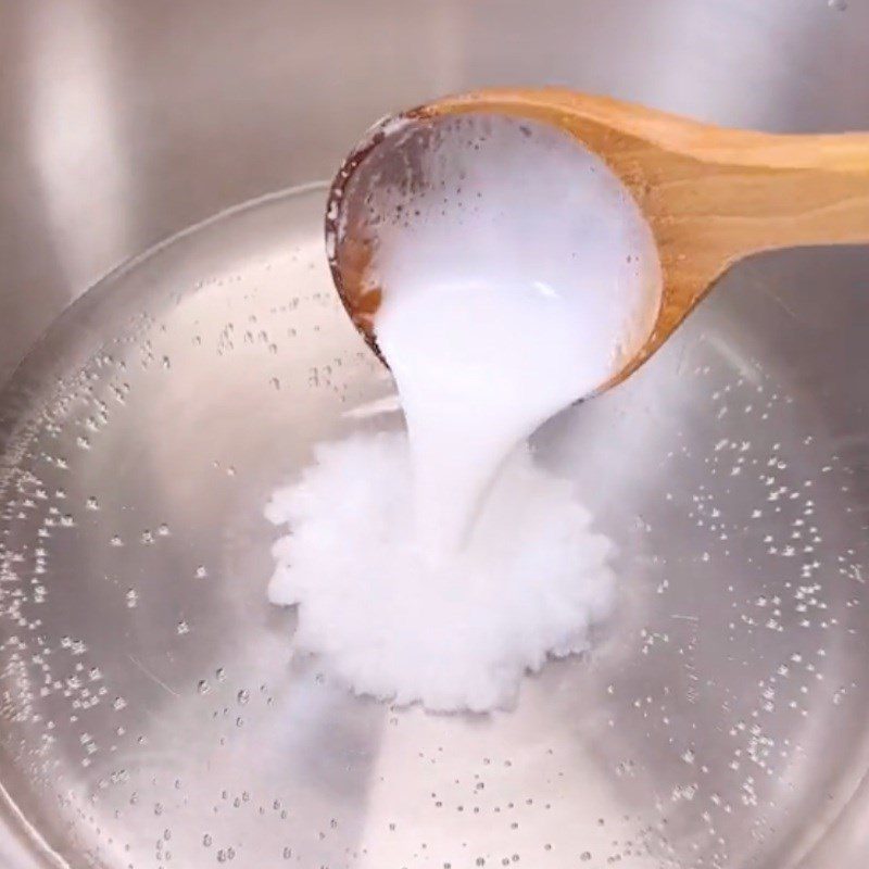 Step 4 Stir the batter for vegetarian bánh nậm with chicken mushroom