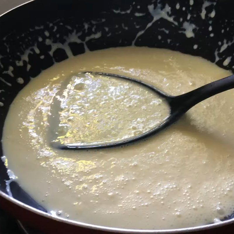 Step 1 Stir the milk powder until cooked Cake from milk powder