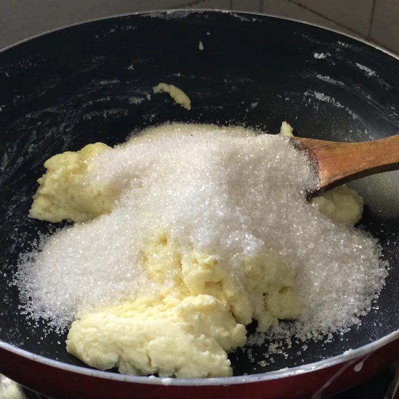 Step 1 Stir the milk powder until cooked Cake from milk powder