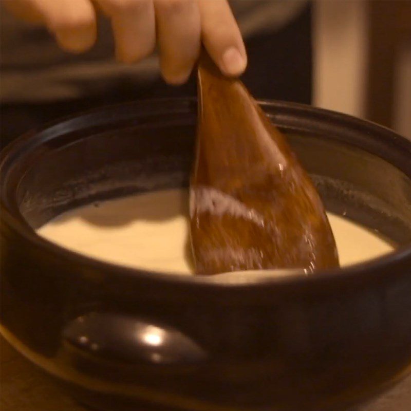 Step 3 Stir the milk Soybean yogurt