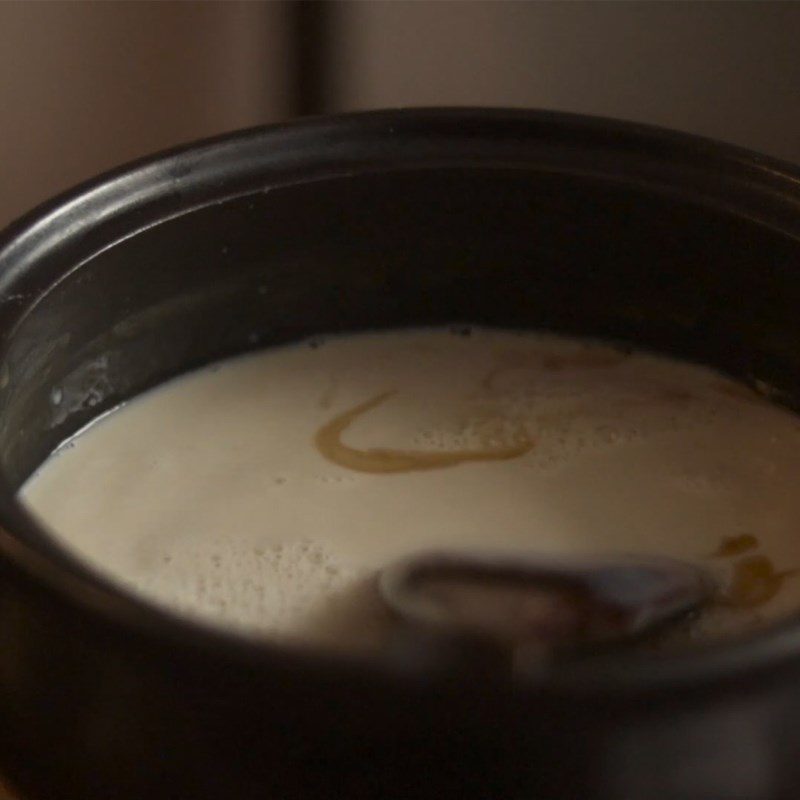 Step 3 Stir the milk Soybean yogurt
