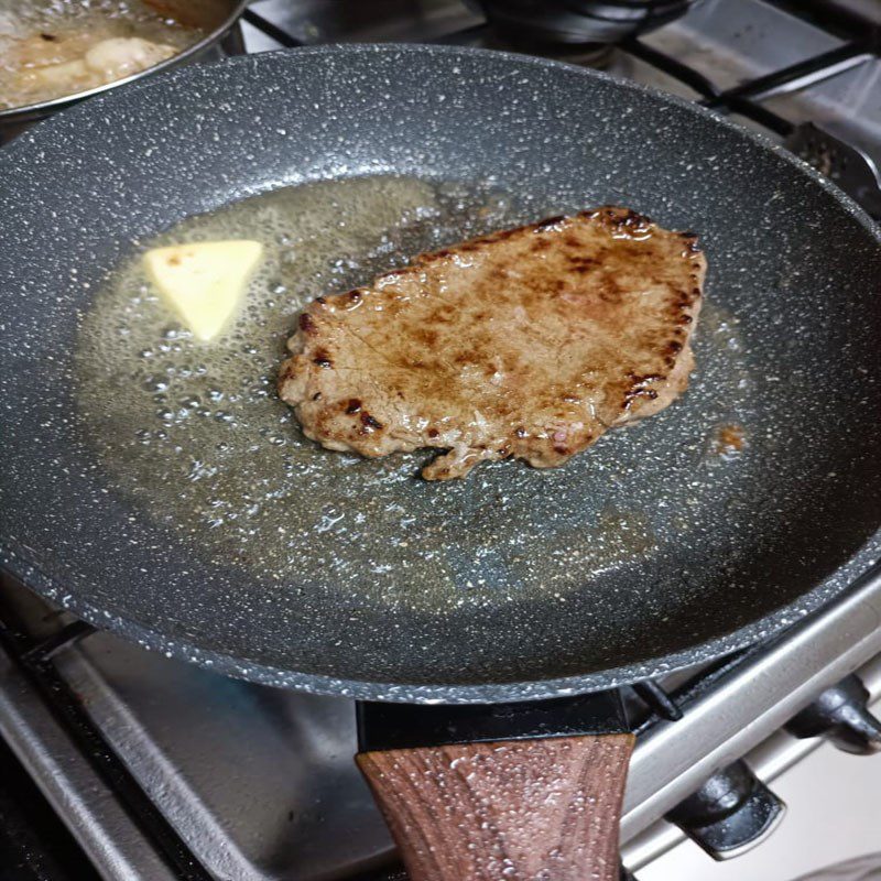 Step 2 Making Garlic Butter Steak Garlic Butter Steak (recipe shared by users)