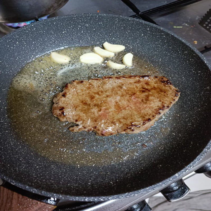 Step 2 Making Garlic Butter Steak Garlic Butter Steak (recipe shared by users)