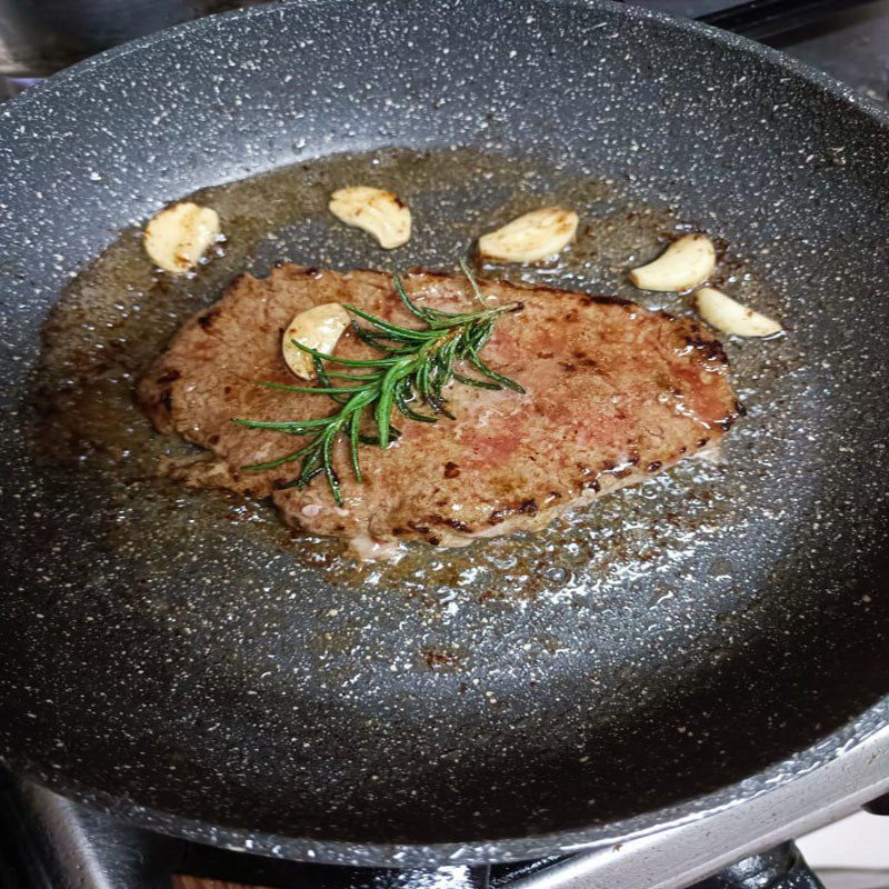 Step 2 Making Garlic Butter Steak Garlic Butter Steak (recipe shared by users)