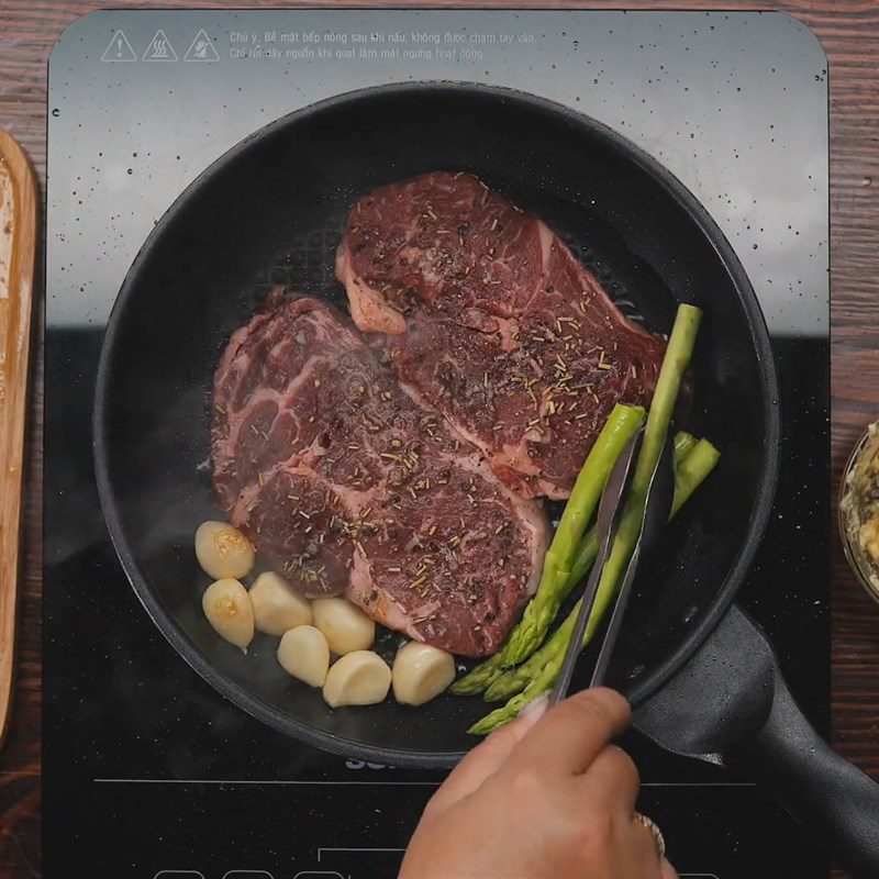 Step 5 Make garlic butter steak Garlic butter steak