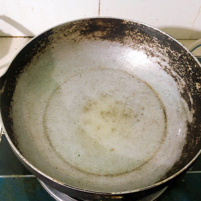 Step 3 Stir-fried Water Spinach and Straw Mushrooms Stir-fried water spinach with mushrooms