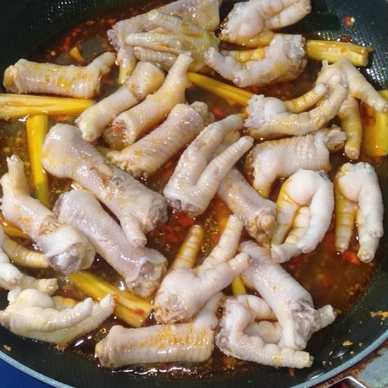 Step 3 Garlic Chili Chicken Feet Garlic Chili Chicken Feet