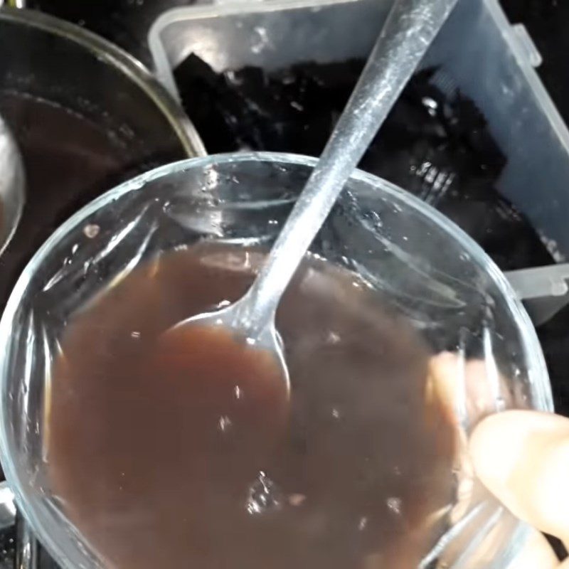Step 7 Making black bean dessert with jelly Black bean dessert with jelly