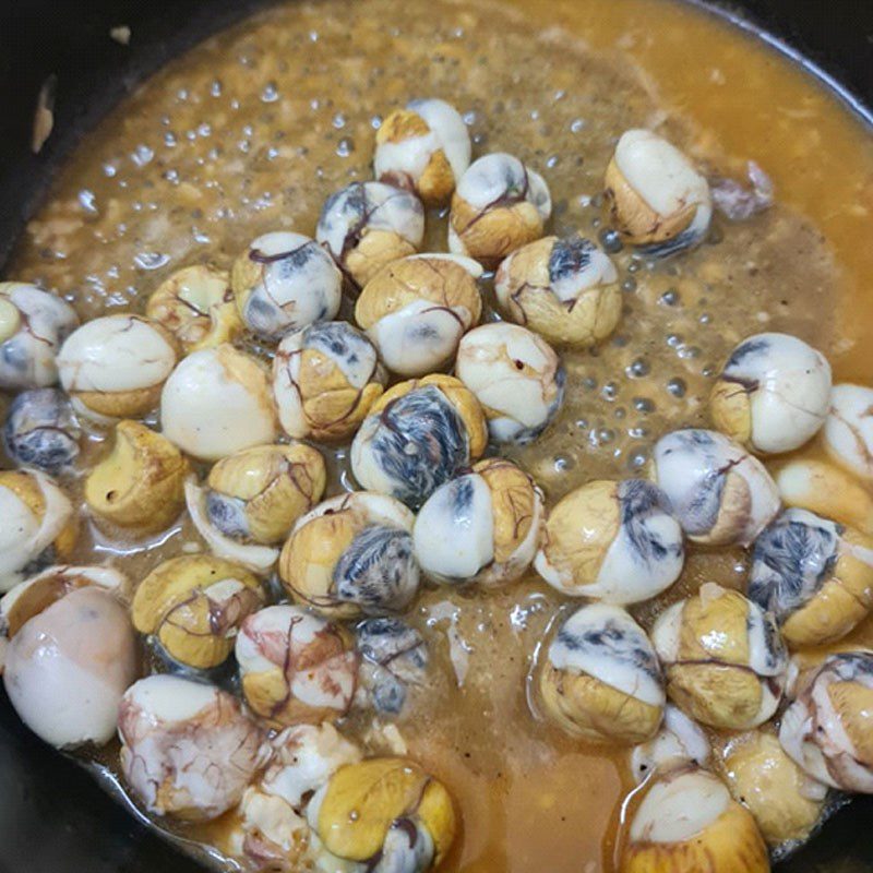 Step 4 Stir-fried quail eggs with garlic butter Stir-fried quail eggs with garlic butter