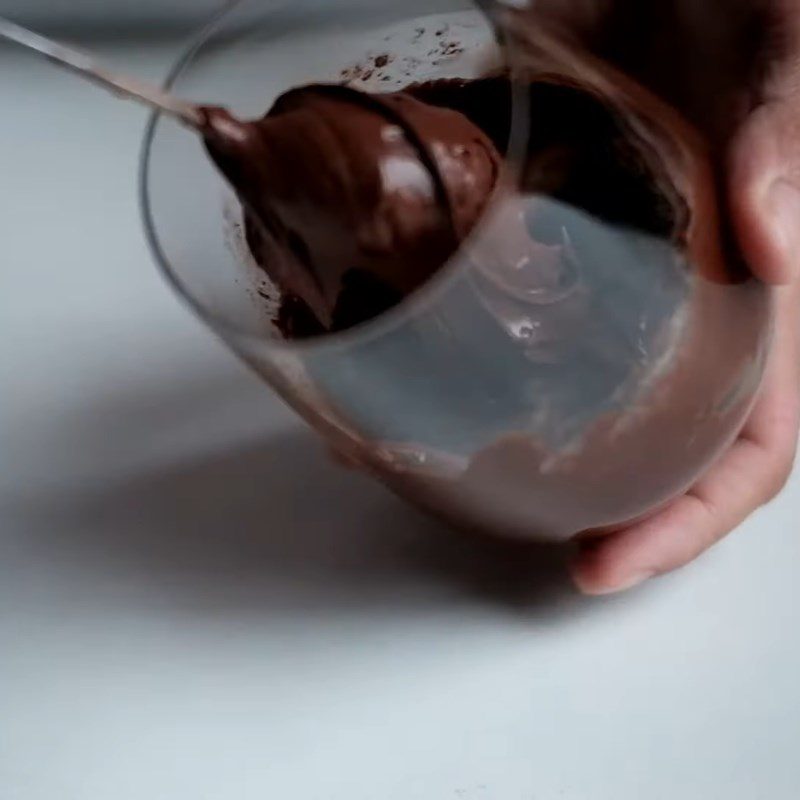 Step 1 Make the melted chocolate mixture Melted Ice Chocolate Milk