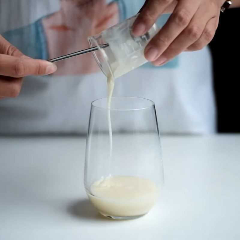 Step 1 Make the melted chocolate mixture Melted Ice Chocolate Milk