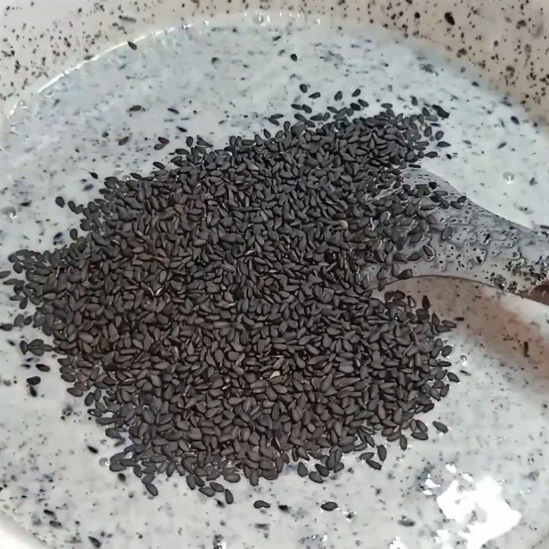 Step 2 Make the ice cream mixture Black sesame ice cream