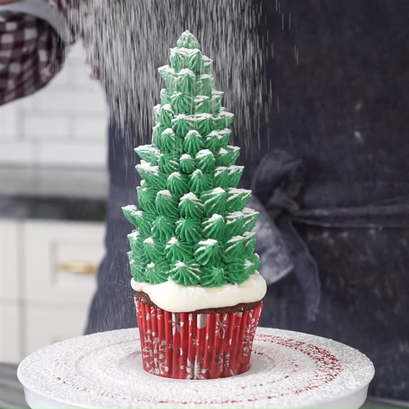 Step 6 Cake Decoration Christmas Tree Cupcake