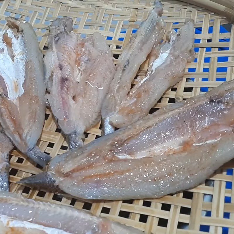 Step 3 Drying the fish Dried fish