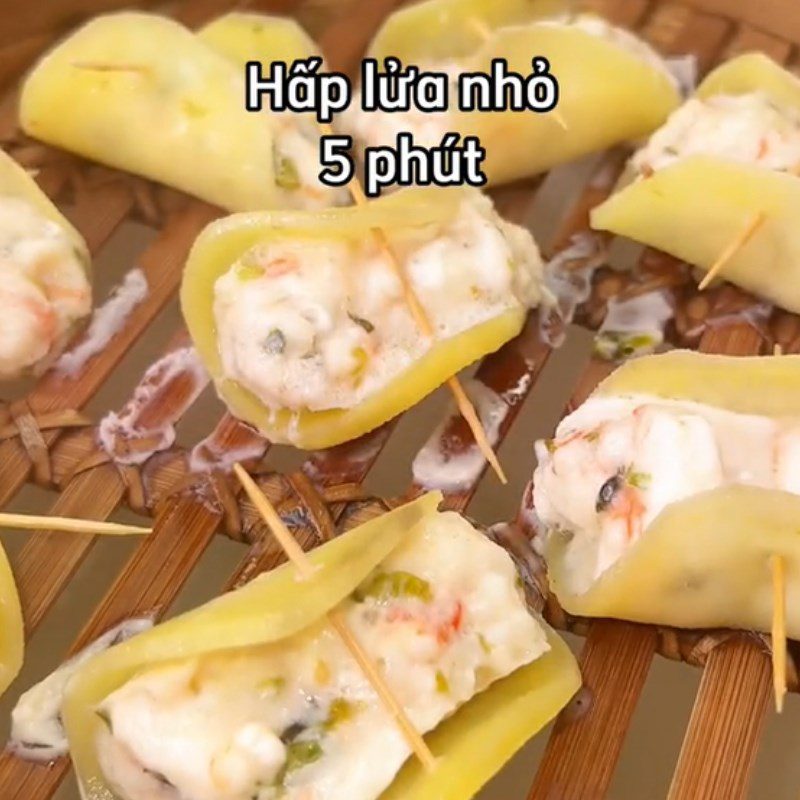 Step 2 Making Potato Wrapped Shrimp Crispy Fried Potato Wrapped Shrimp (Recipe shared from Tiktok Cooking with TasteVN)